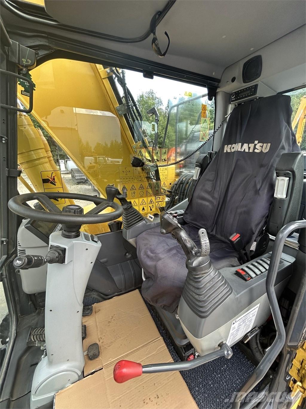 Komatsu PW 180-11 Excavatoare cu roti