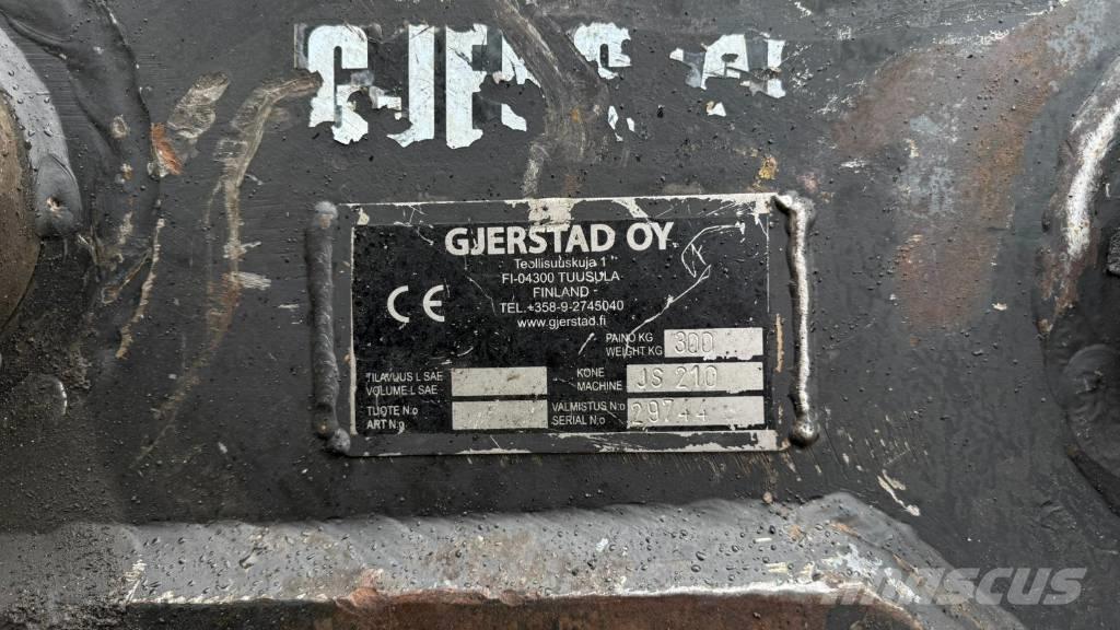 JCB JS 210 LC Excavatoare pe șenile
