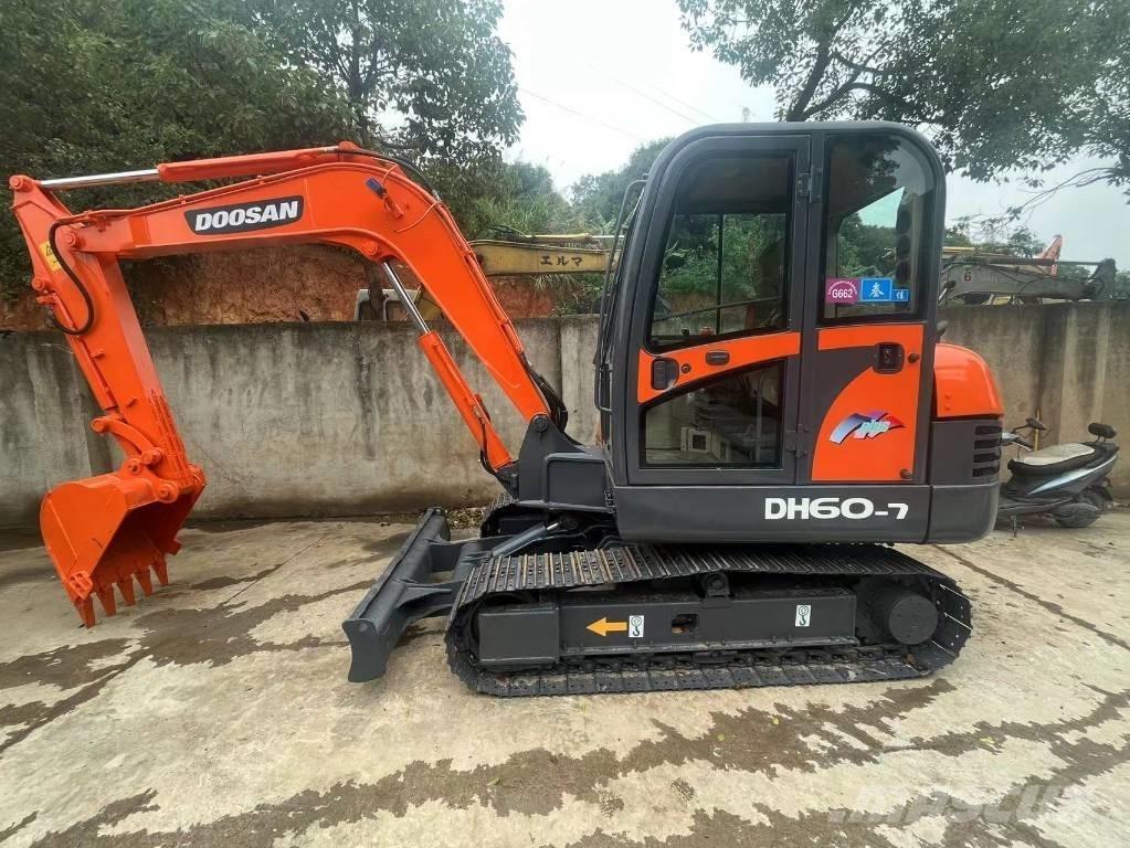 Doosan DH 60-7 Mini excavatoare < 7t