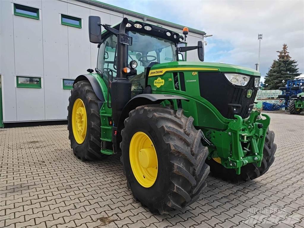 John Deere 6R 215 Tractoare