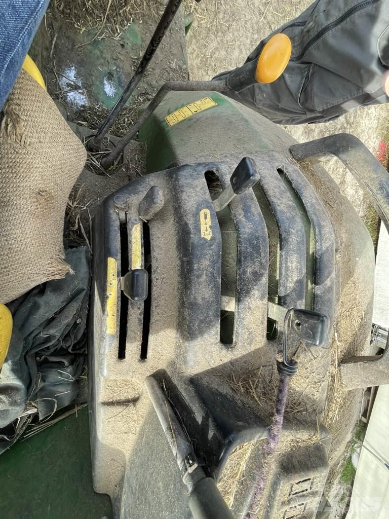 John Deere 5215 Tractoare