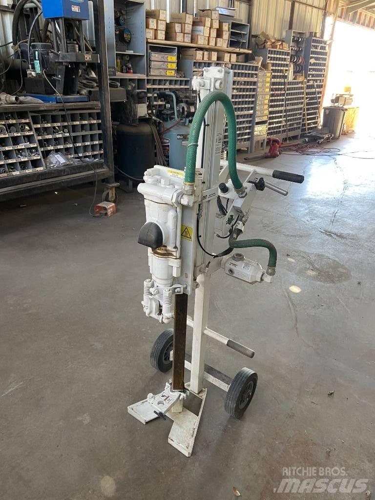  Minnich Hornet Accesorii pentru utilaje beton