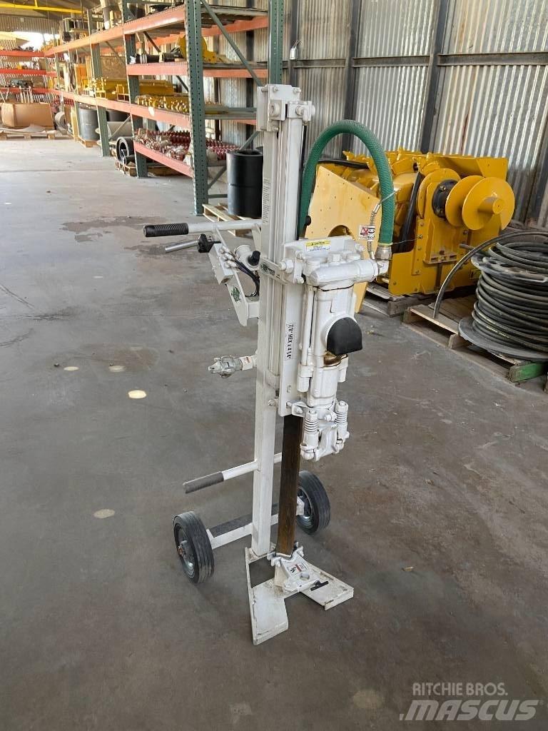  Minnich Hornet Accesorii pentru utilaje beton