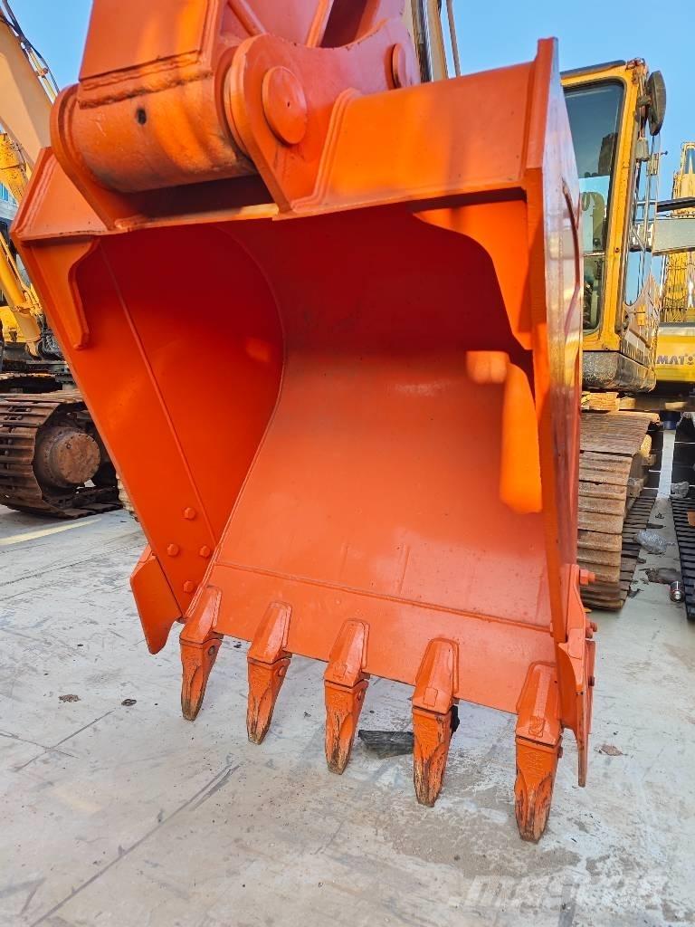 Hitachi ZX 210 Excavatoare pe șenile
