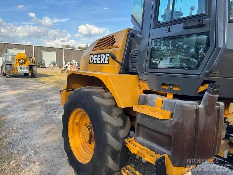 John Deere 324h Incarcator pe pneuri