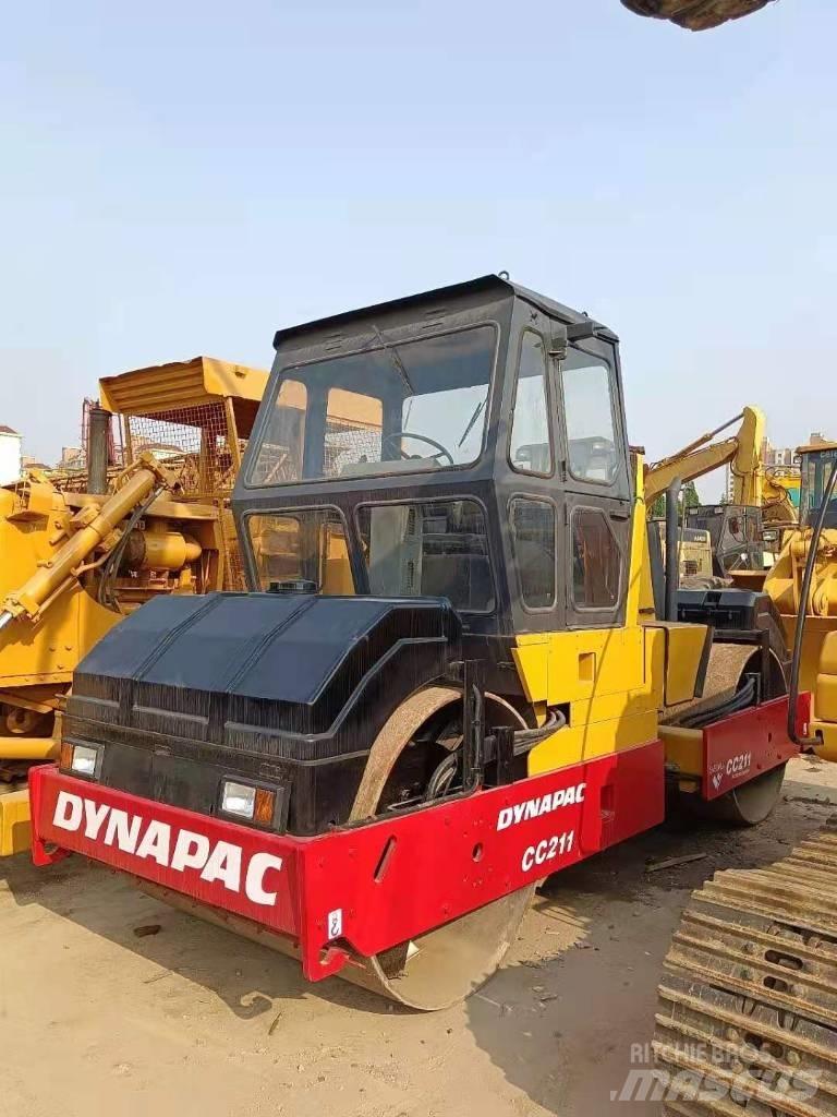 Dynapac CC 211 Cilindri compactori dubli
