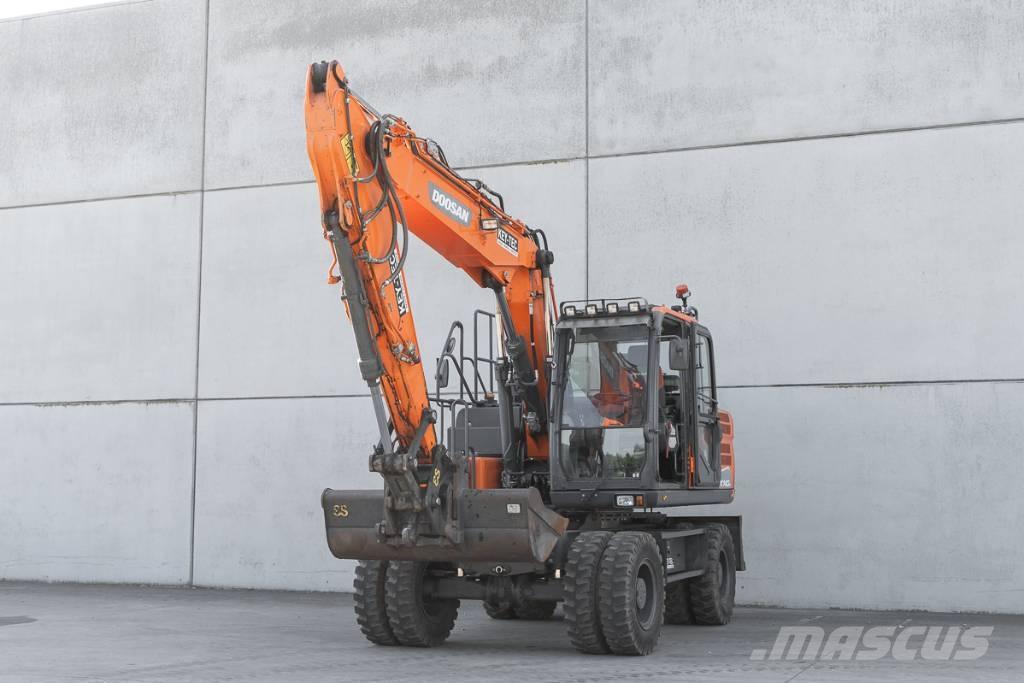 Doosan DX 140 W Excavatoare cu roti