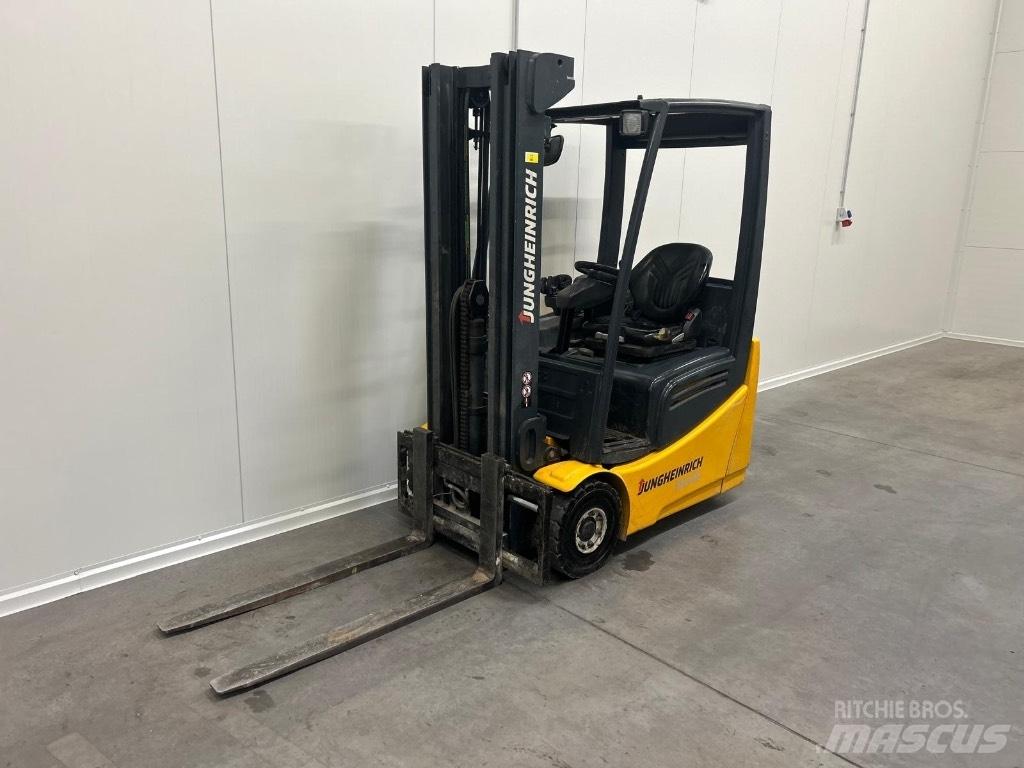 Jungheinrich EFG 215 Stivuitor electric