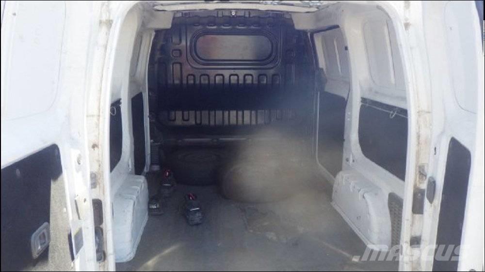 Nissan NV 200 Utilitara