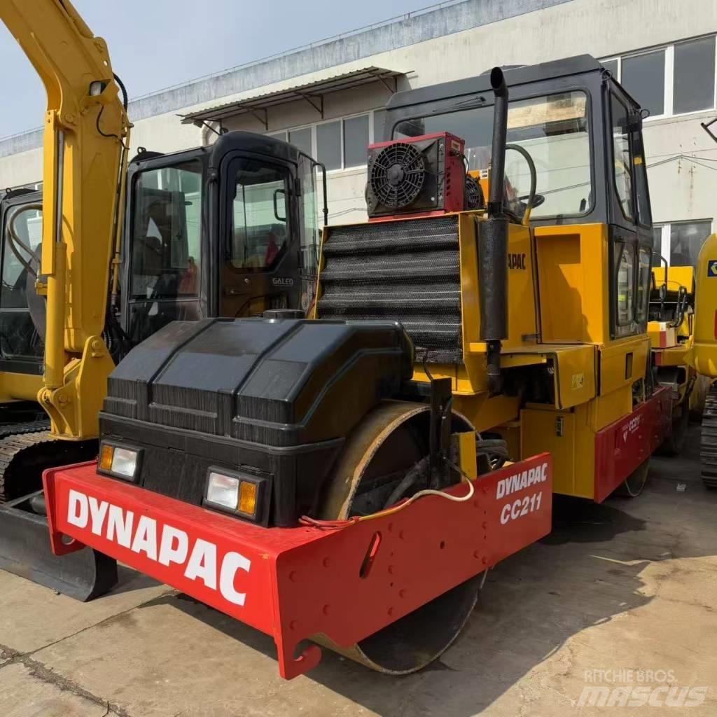 Dynapac CC 211 Cilindri compactori dubli