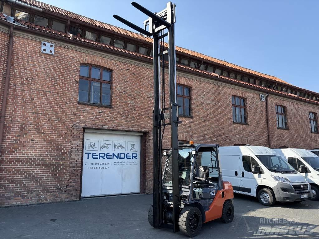Toyota 06-8FD30F Stivuitor diesel