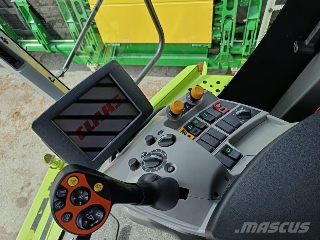 CLAAS Lexion 670 Combine de secerat