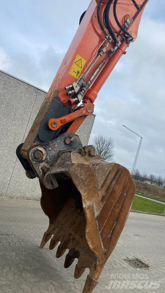 Hitachi ZX 300 LC-6 Excavatoare pe șenile
