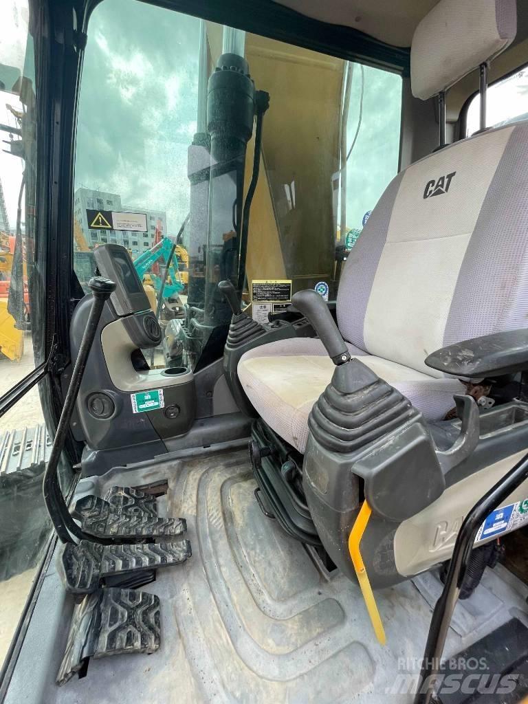 CAT 323 D Excavatoare pe șenile
