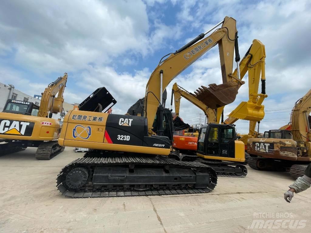 CAT 323 D Excavatoare pe șenile
