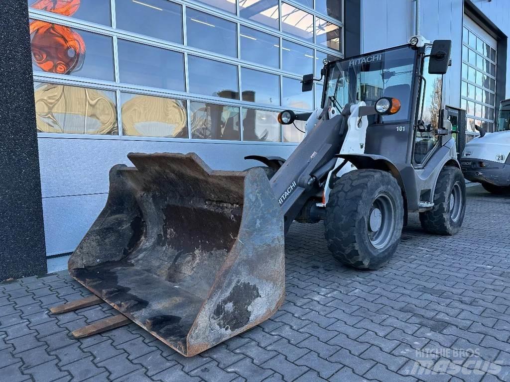 Hitachi ZW75 Incarcator pe pneuri