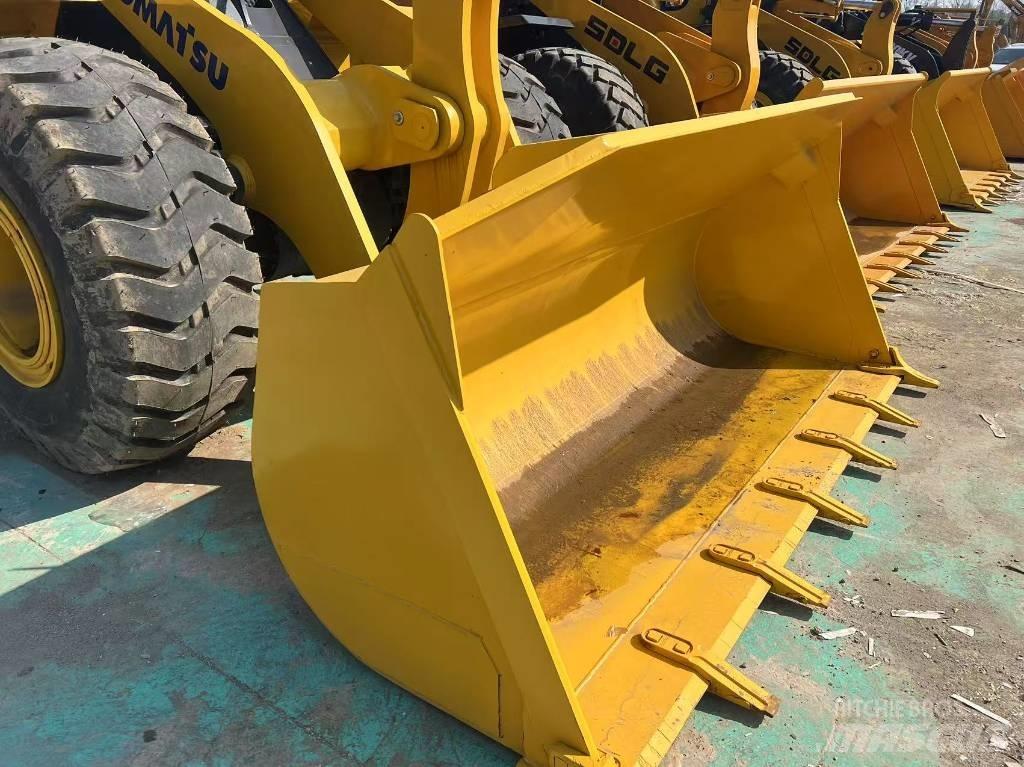 Komatsu WA 380 Incarcator pe pneuri