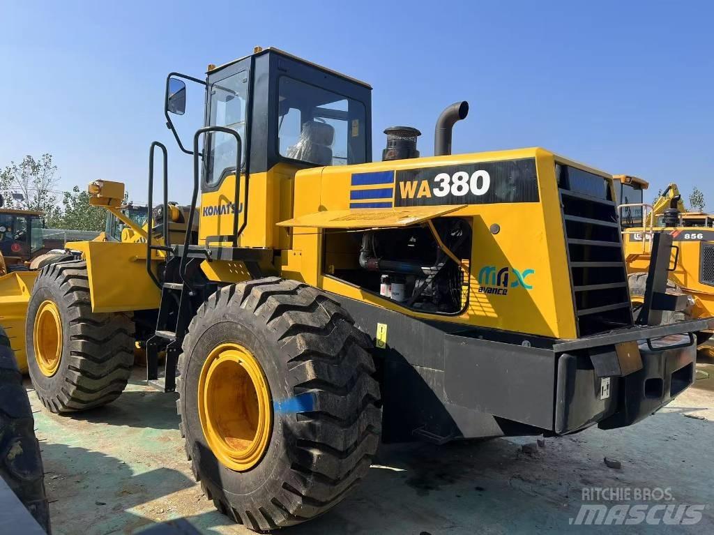 Komatsu WA 380 Incarcator pe pneuri