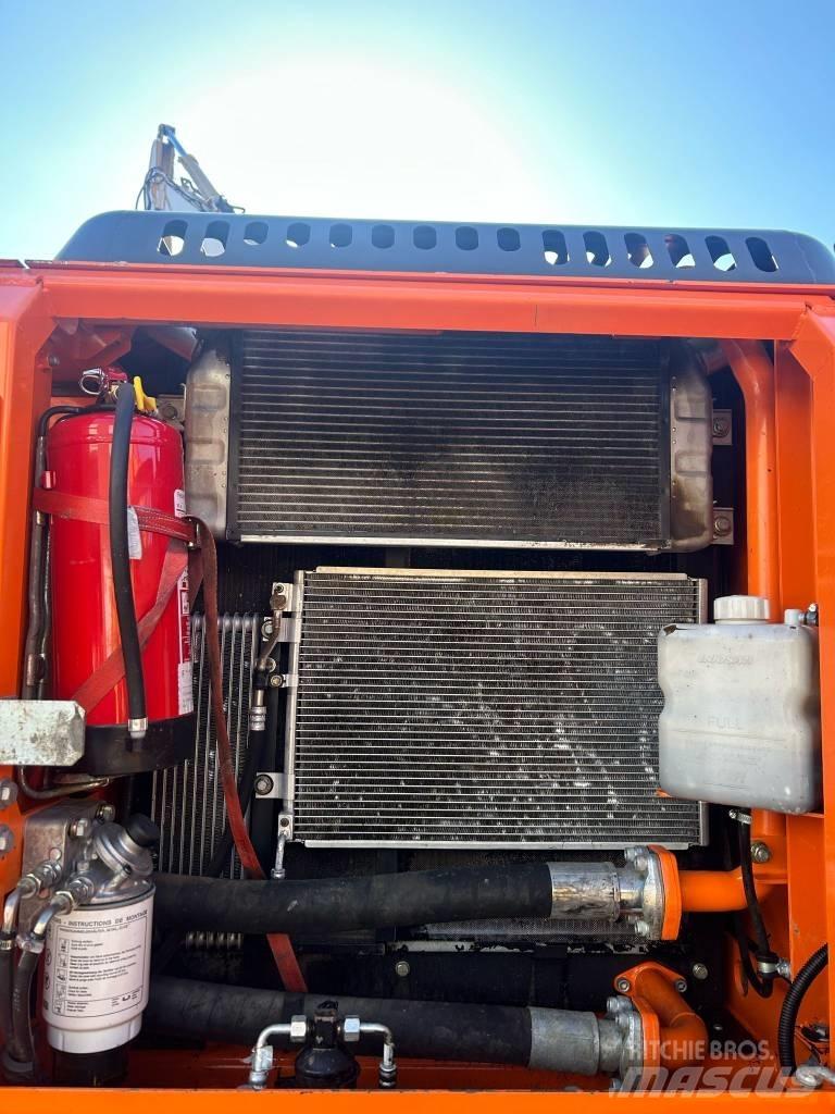 Doosan DX 210 W Excavatoare cu roti