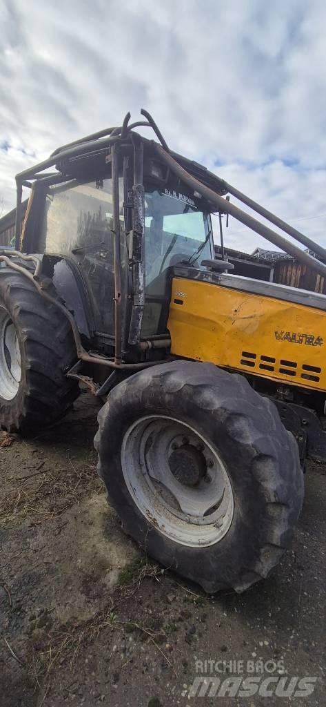 Valtra 6850 Tractoare