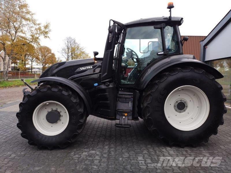 Valtra T235 Versu Tractoare