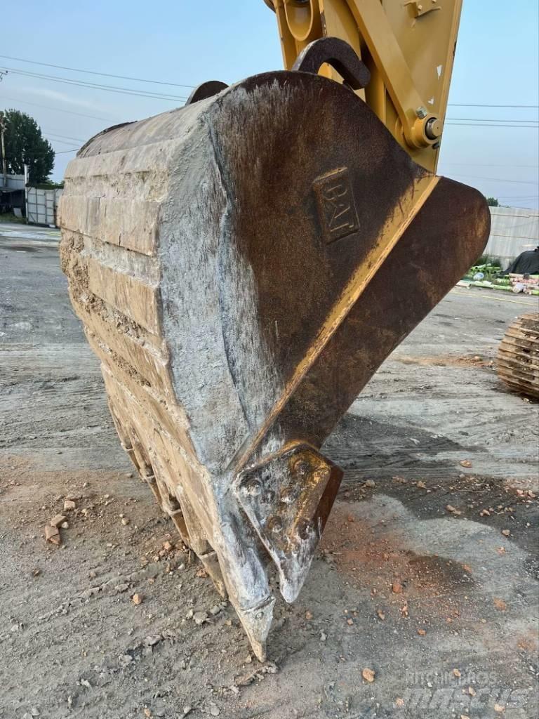 CAT 330 GC Excavatoare pe șenile
