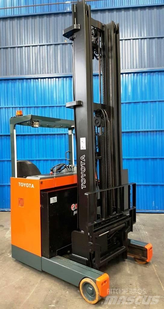 Toyota 6 FBRE 14 Stivuitor cu catarg retractabil