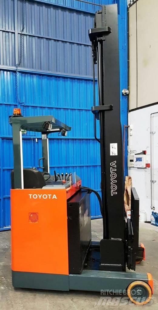 Toyota 6 FBRE 14 Stivuitor cu catarg retractabil