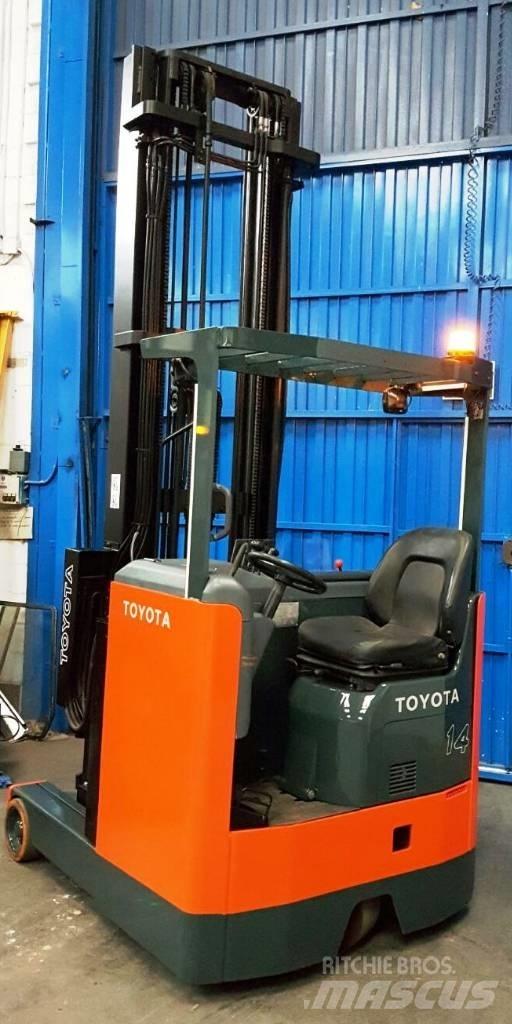 Toyota 6 FBRE 14 Stivuitor cu catarg retractabil