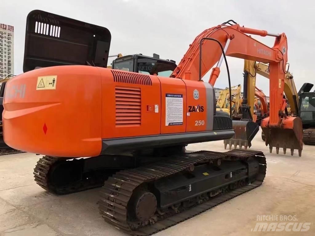 Hitachi ZX 250 Excavatoare pe șenile
