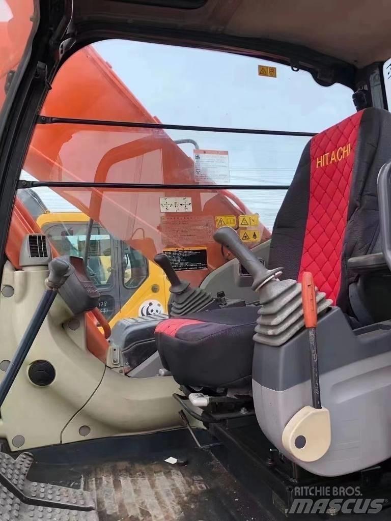 Hitachi ZX 250 Excavatoare pe șenile
