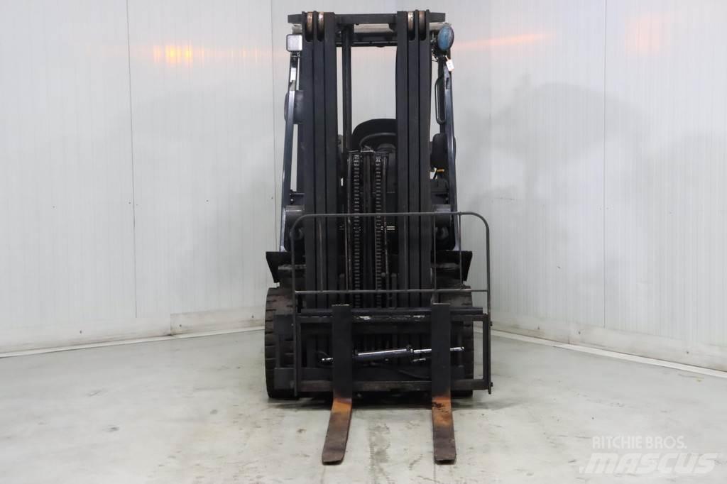 Nissan U1D2A20LQ Stivuitor GPL