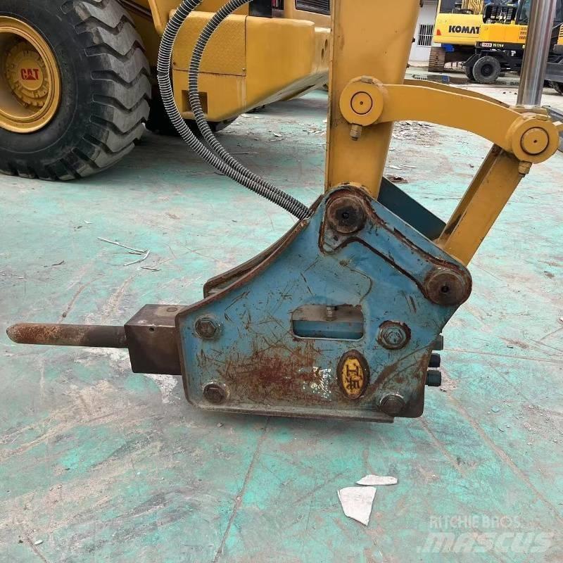 SDLG LGB 680 Buldoexcavatoare