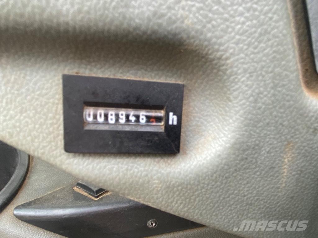 Liebherr R 922 Excavatoare pe șenile
