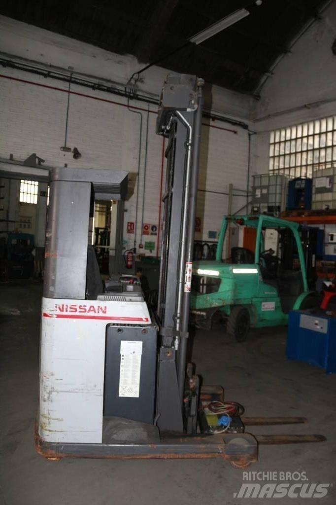 Nissan UNS 160 Stivuitor cu catarg retractabil