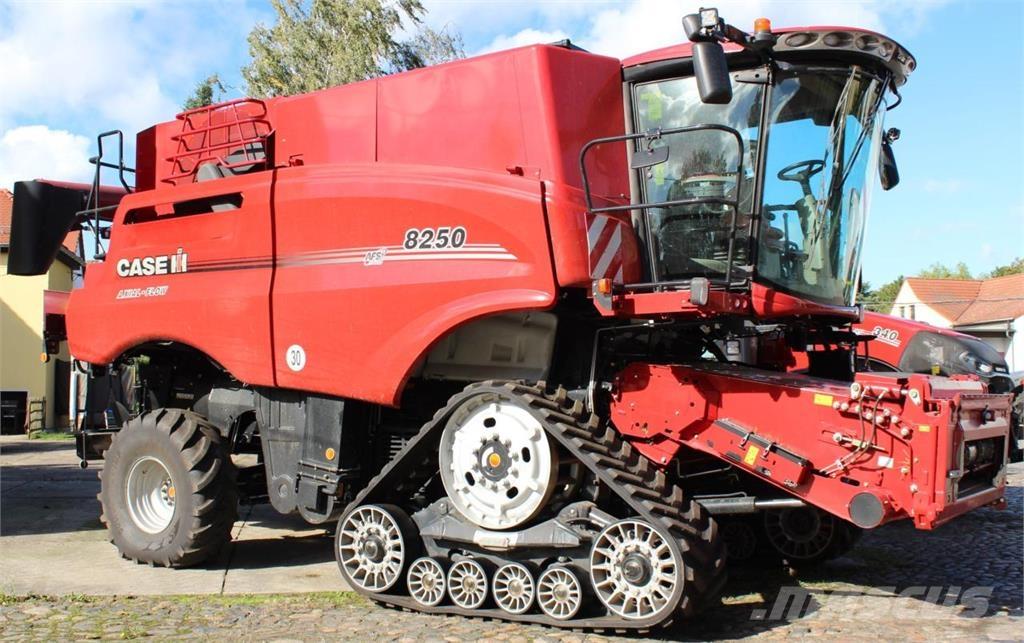 Case IH AF 8250 Combine de secerat