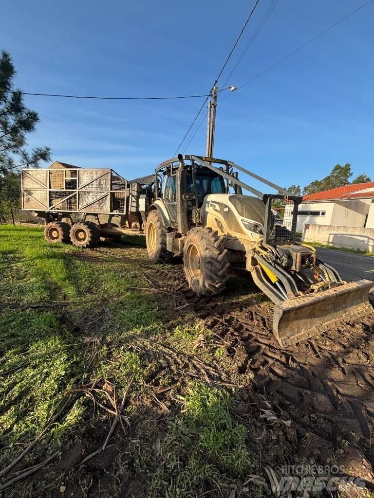 Valtra T 174 Transportoare