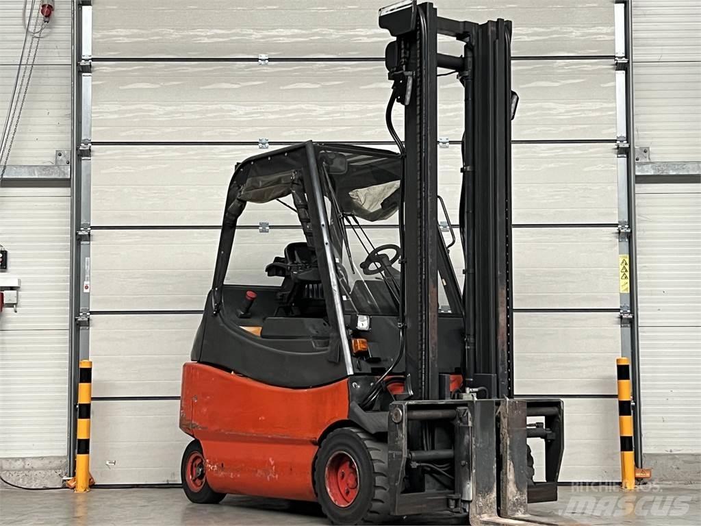 Linde E30 / 03 / 600 Stivuitor electric