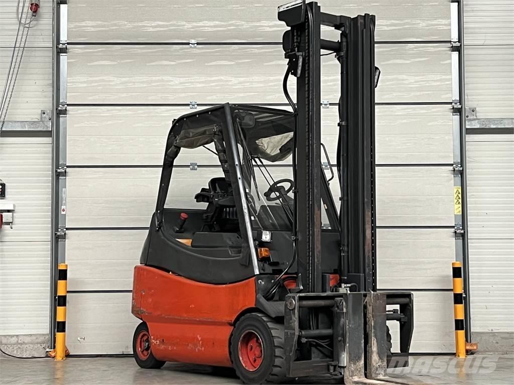 Linde E30 / 03 / 600 Stivuitor electric