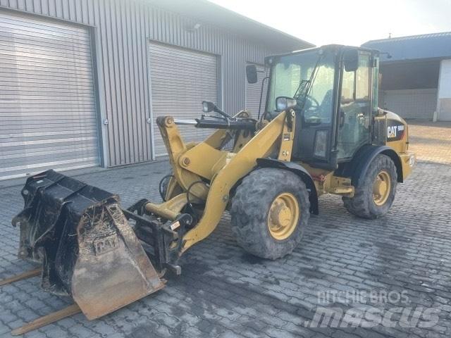 CAT 906 Incarcator pe pneuri