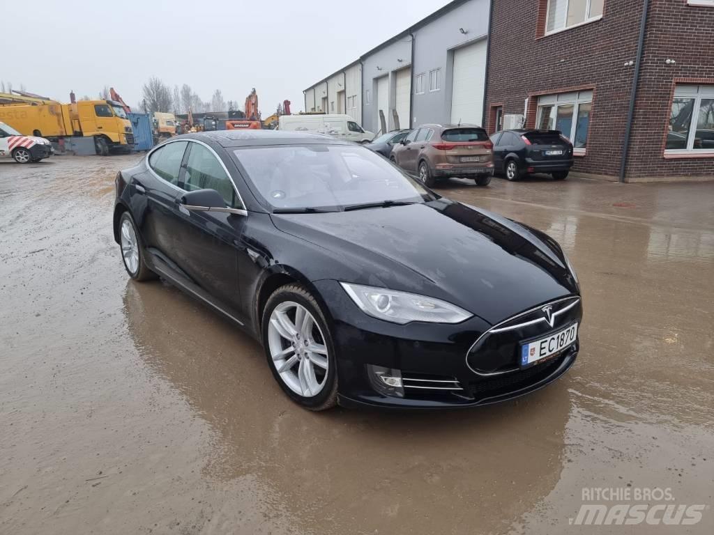 Tesla Model S P85 Masini
