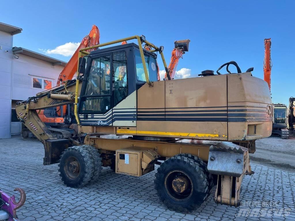 CASE 1088 Excavatoare cu brat lung