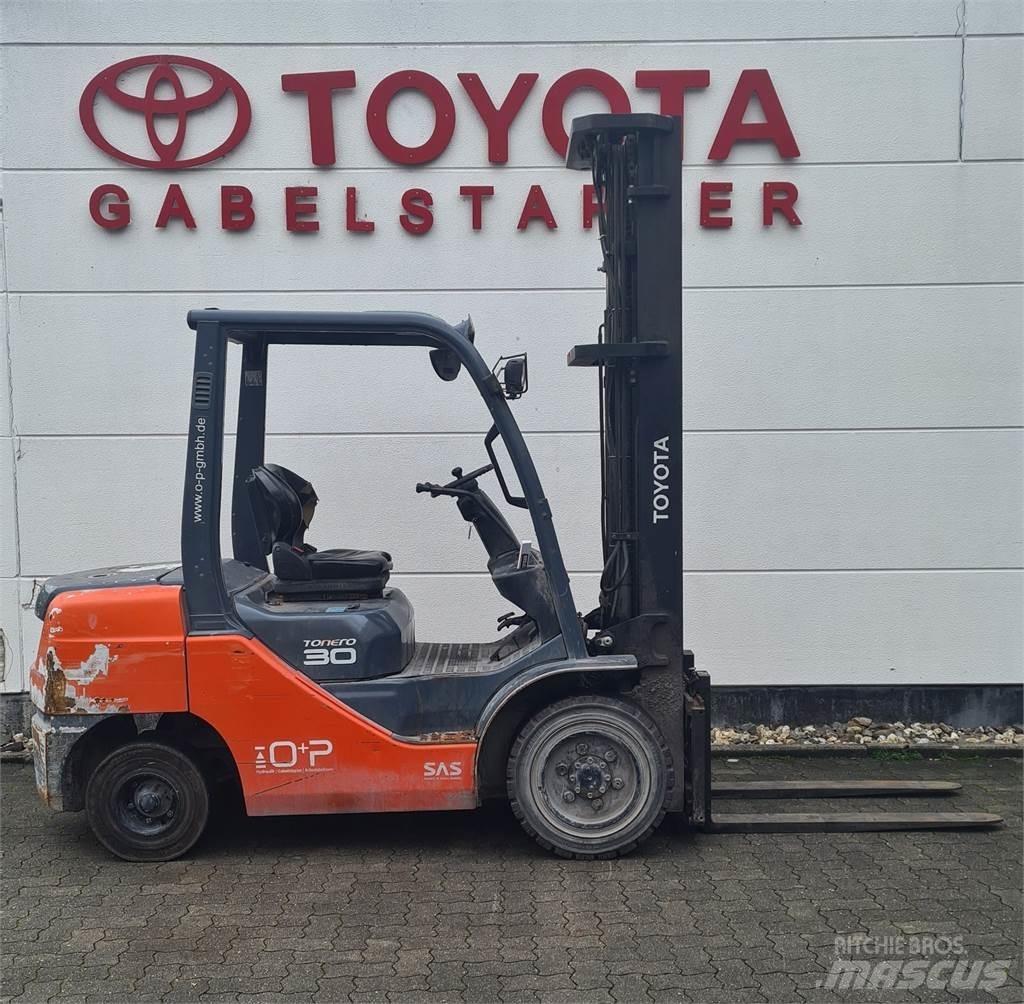 Toyota 02-8FDF30 Stivuitor diesel