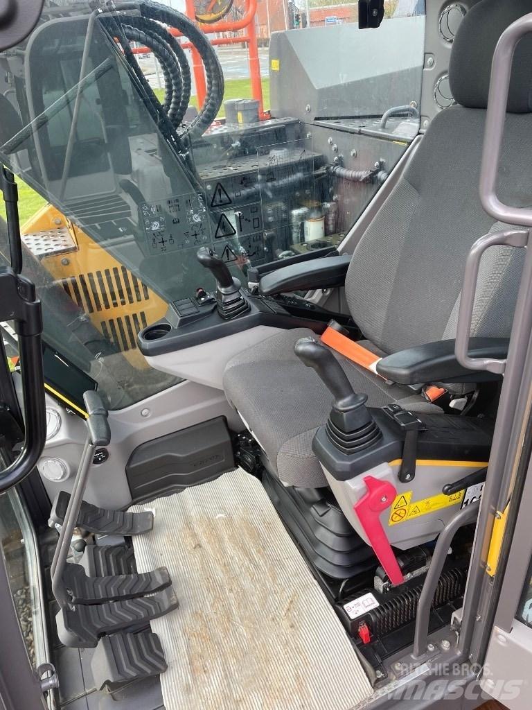 Volvo ECR145E Excavatoare pe șenile
