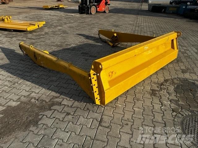 CAT 725 TAIL GATE Transportoare articulate