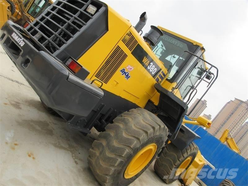 Komatsu WA 380 Incarcator pe pneuri