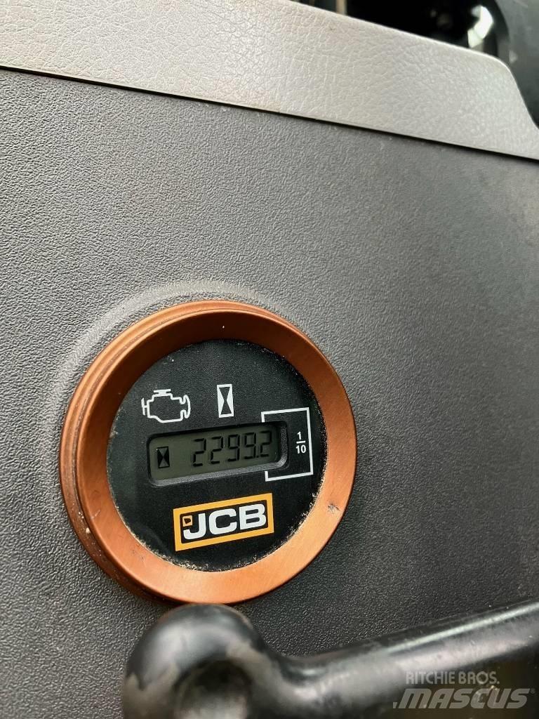 JCB 220X LC Excavatoare pe șenile
