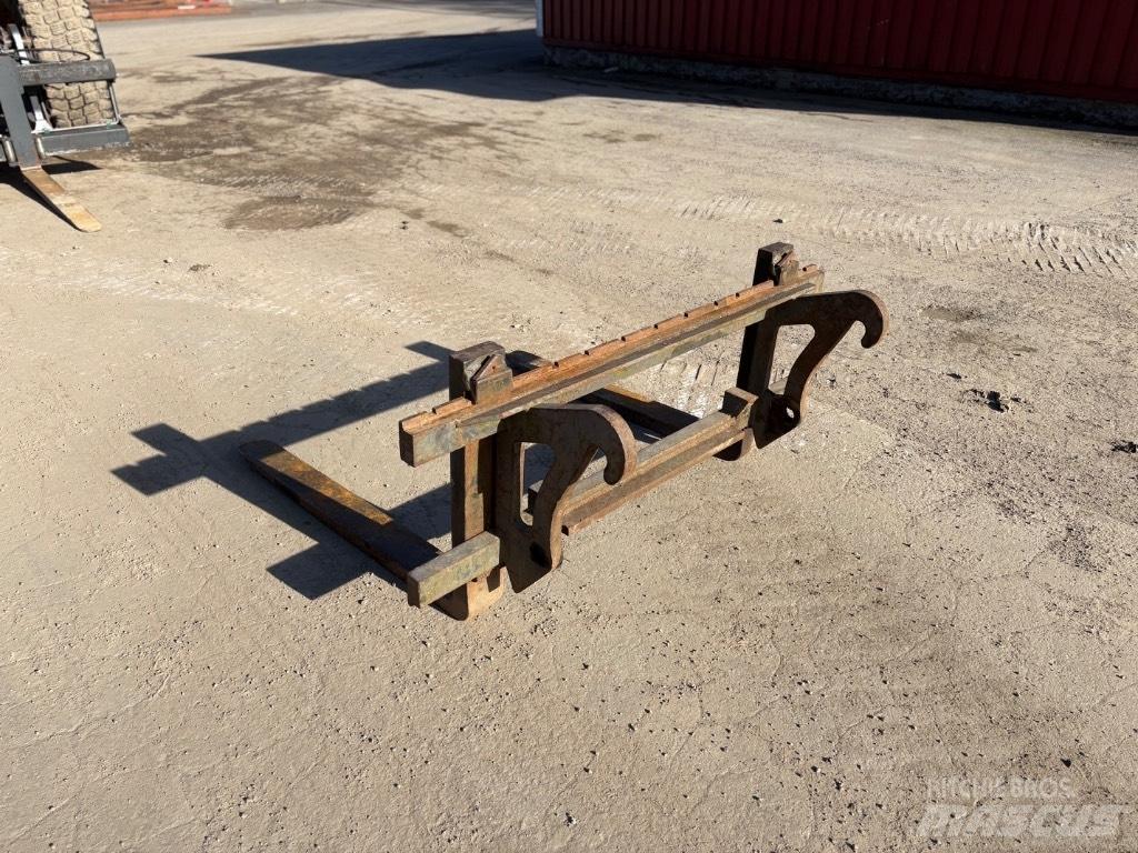  Gafflar L30 ZL602 Incarcator pe pneuri