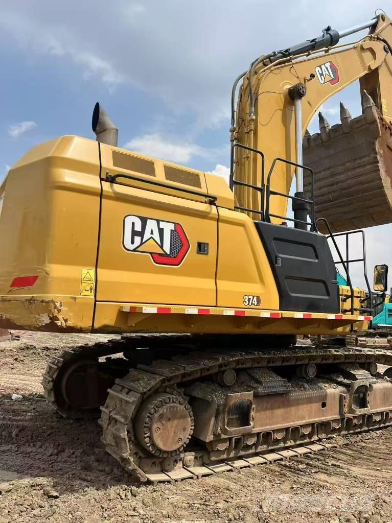 CAT 374 Excavatoare pe șenile

