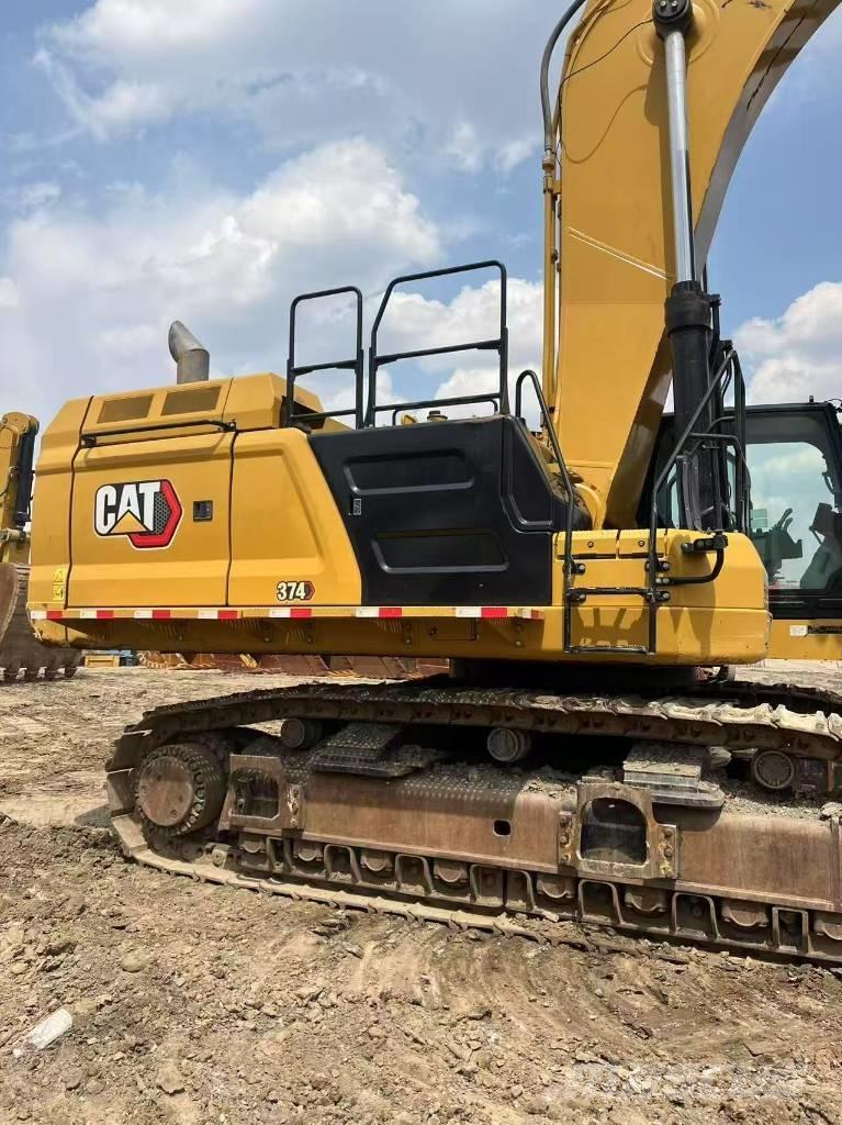 CAT 374 Excavatoare pe șenile
